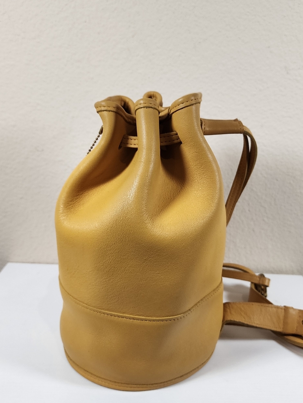 Vintage Coach Yellow Bixby Sling #9984 - Picture 9 of 13
